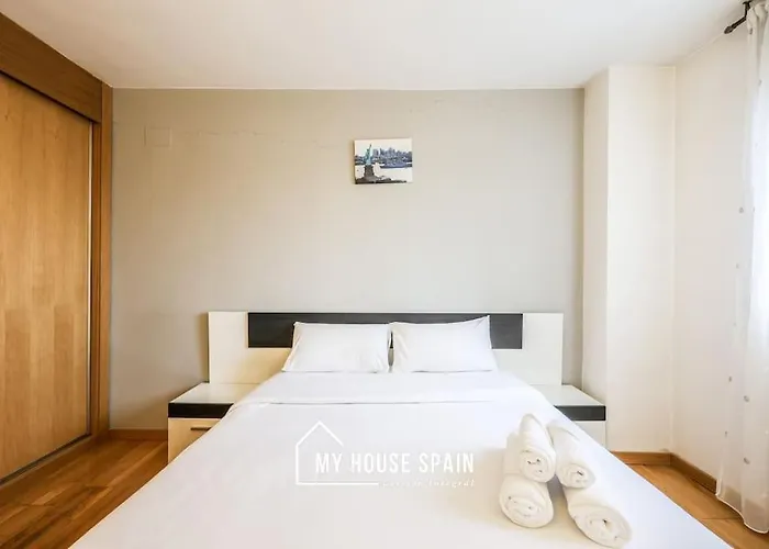 MyHouseSpain - Apartamento con Parking Caja Mágica